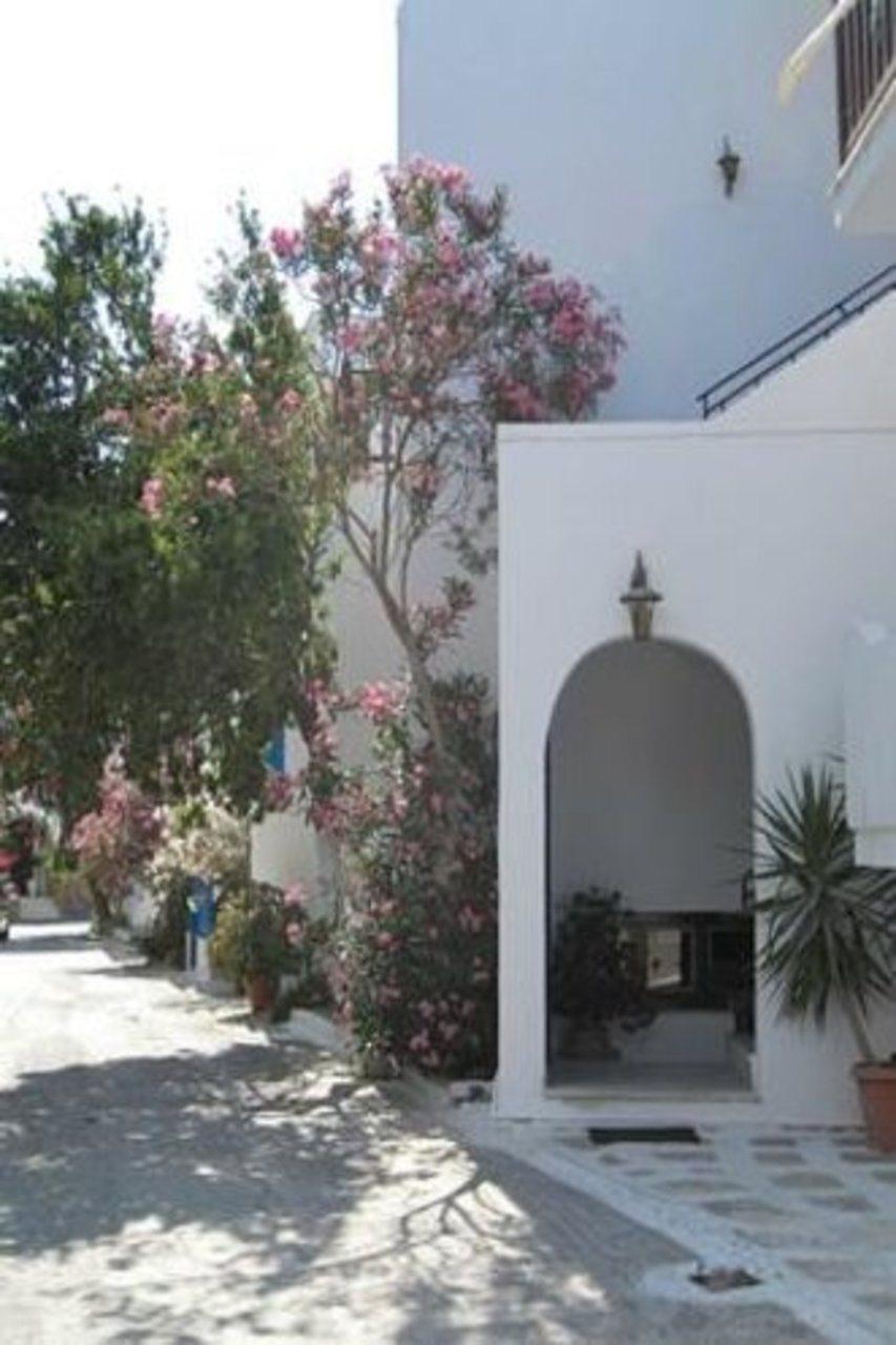 Avra Pension Naxos City Экстерьер фото