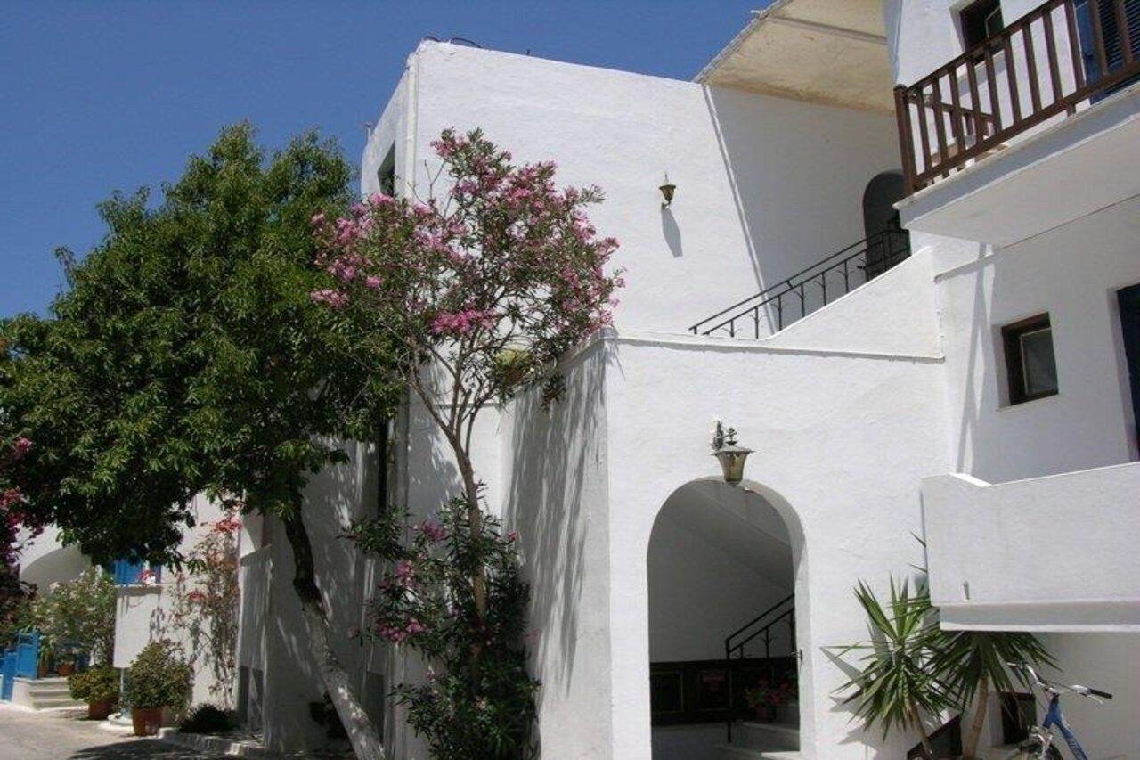 Avra Pension Naxos City Экстерьер фото